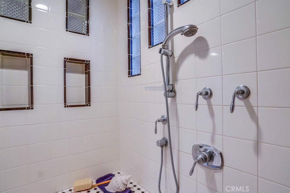 3517 S Pacific Avenue