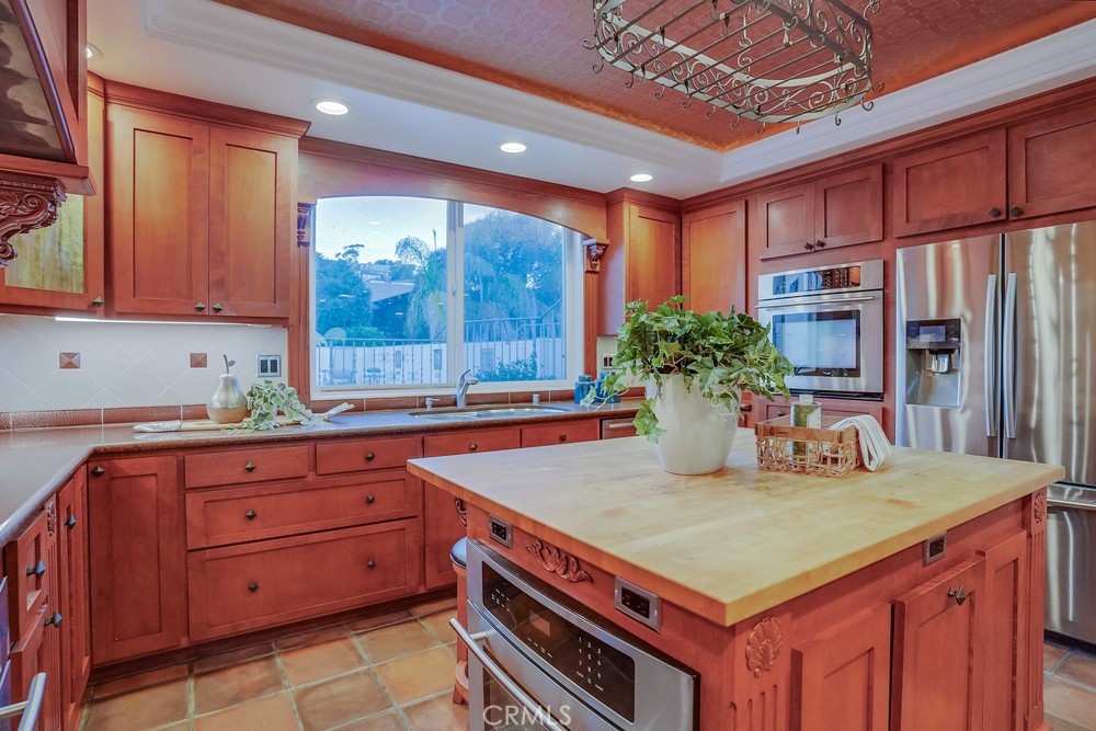 3517 S Pacific Avenue