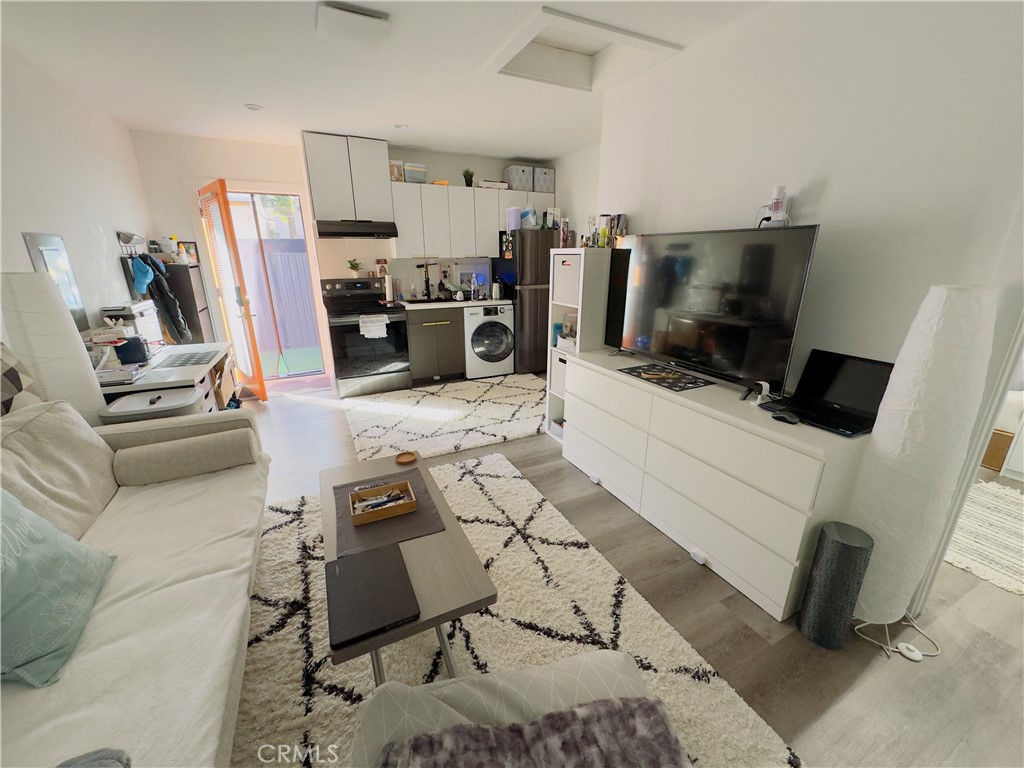 20650 Cantlay Street