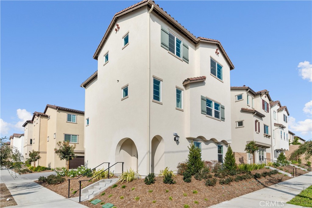 27662 Faircliff Drive