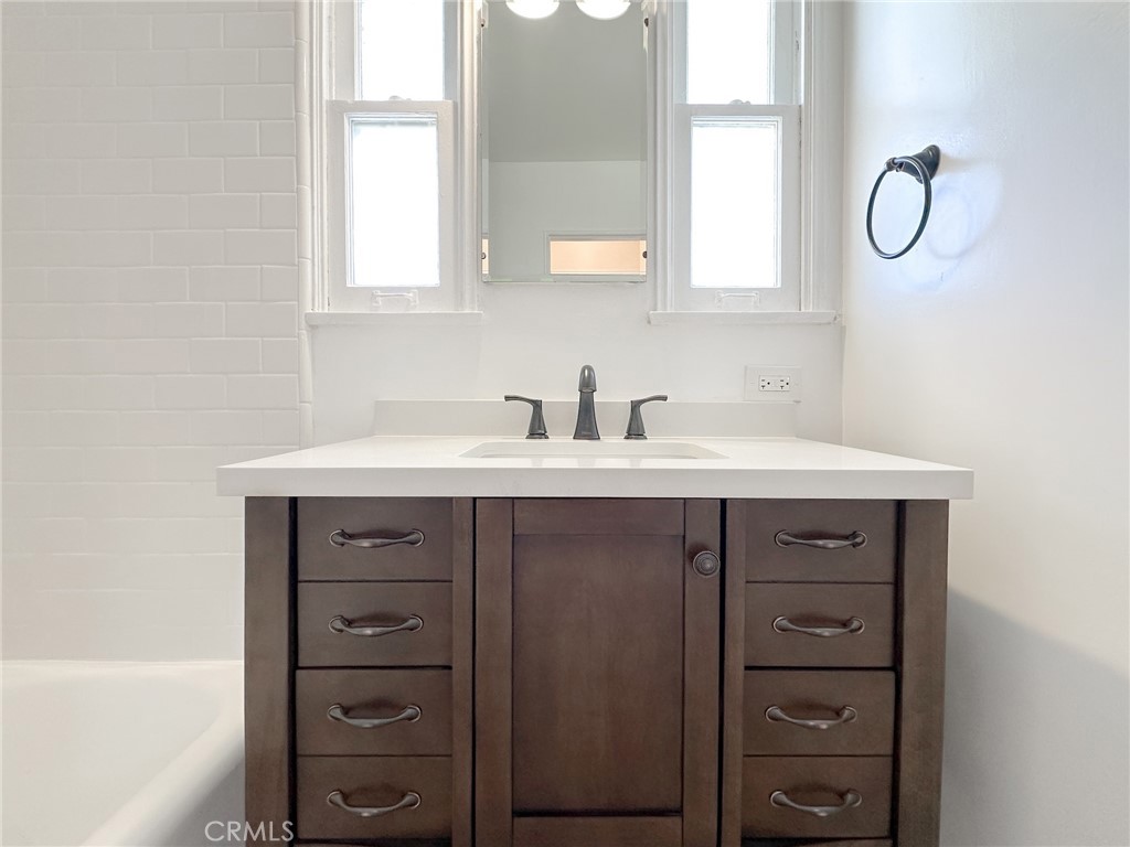 917 S Catalina Avenue