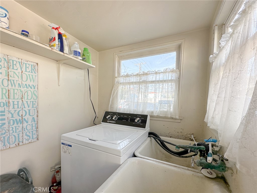 917 S Catalina Avenue