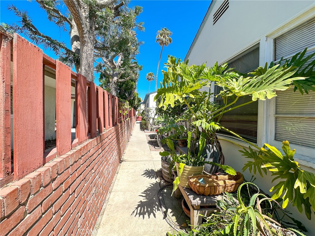 917 S Catalina Avenue