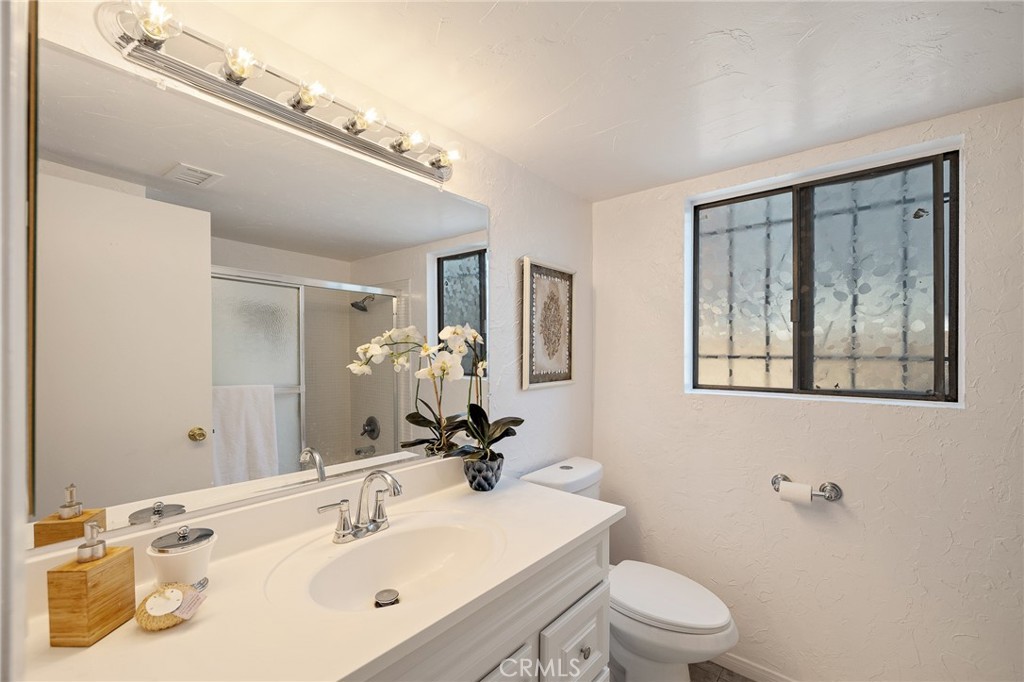 18424 Coltman Avenue