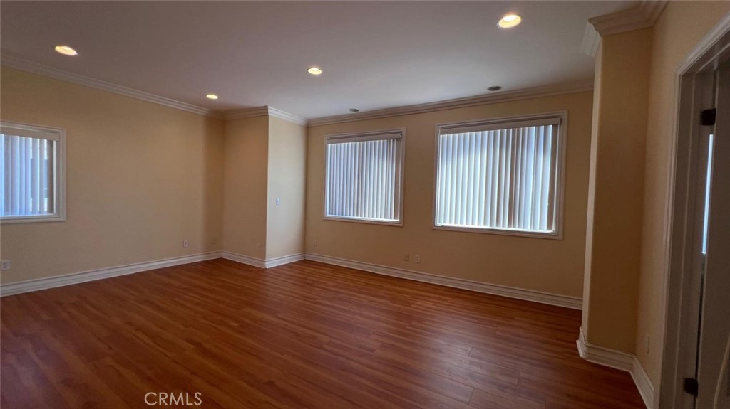 12114 S La Cienega Boulevard