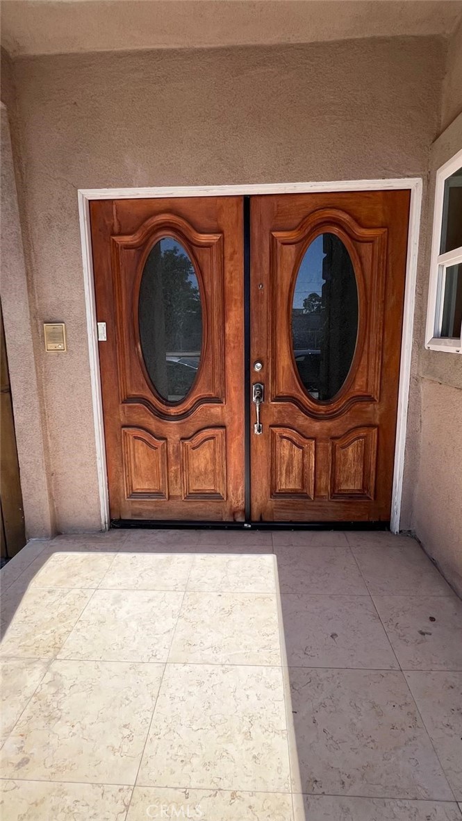 12114 S La Cienega Boulevard