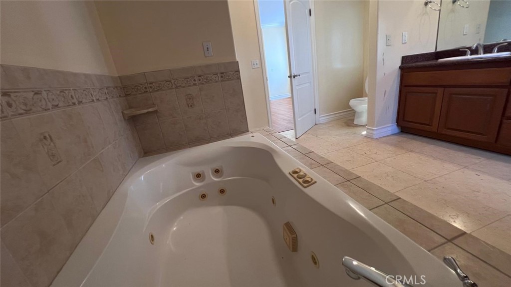 12114 S La Cienega Boulevard