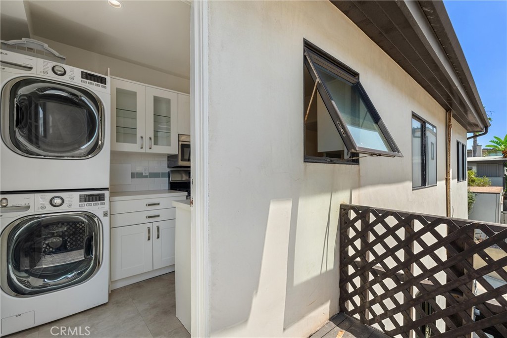 3517 Manhattan Avenue