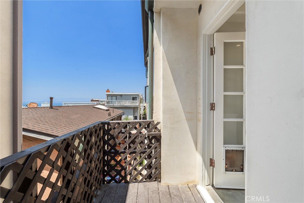 3517 Manhattan Avenue