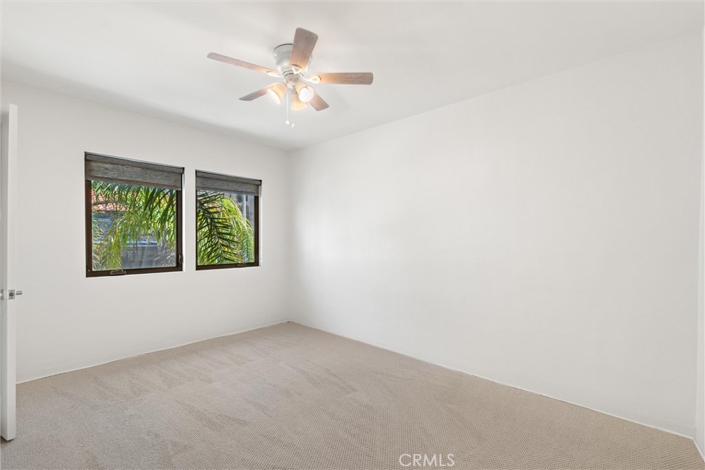 3517 Manhattan Avenue