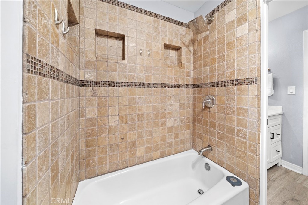 770 W Imperial Avenue 68