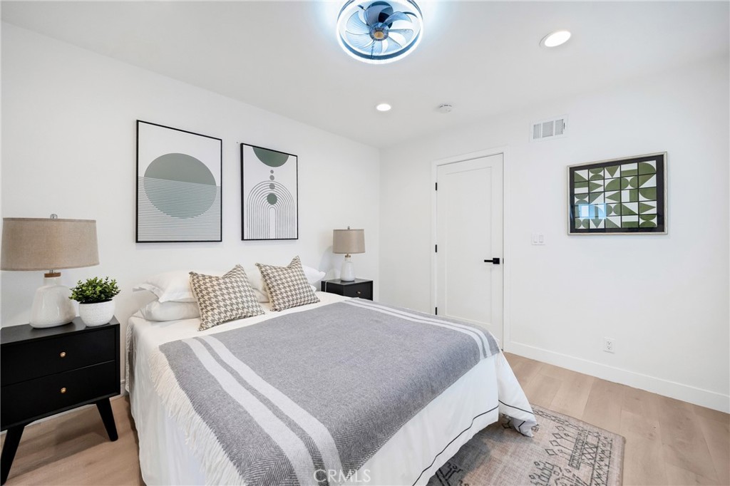 16351 Hollywood Lane