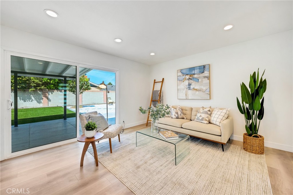 16351 Hollywood Lane