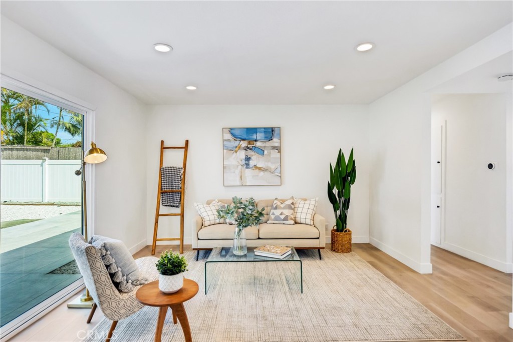 16351 Hollywood Lane