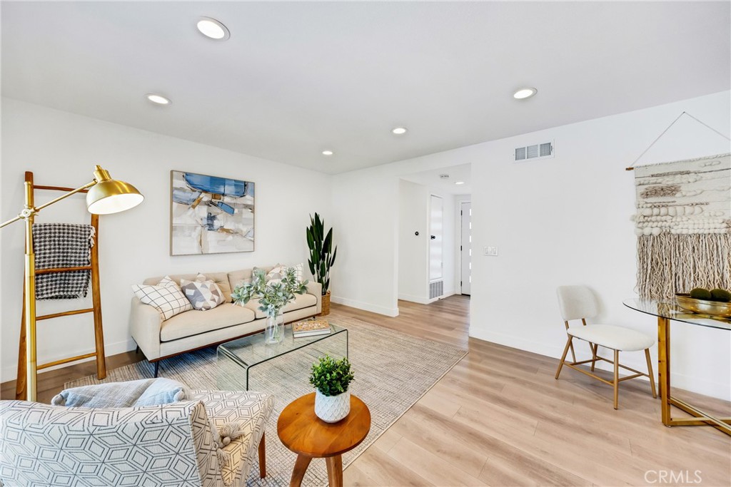 16351 Hollywood Lane