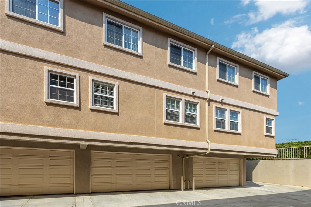 1407 Lomita Boulevard 17