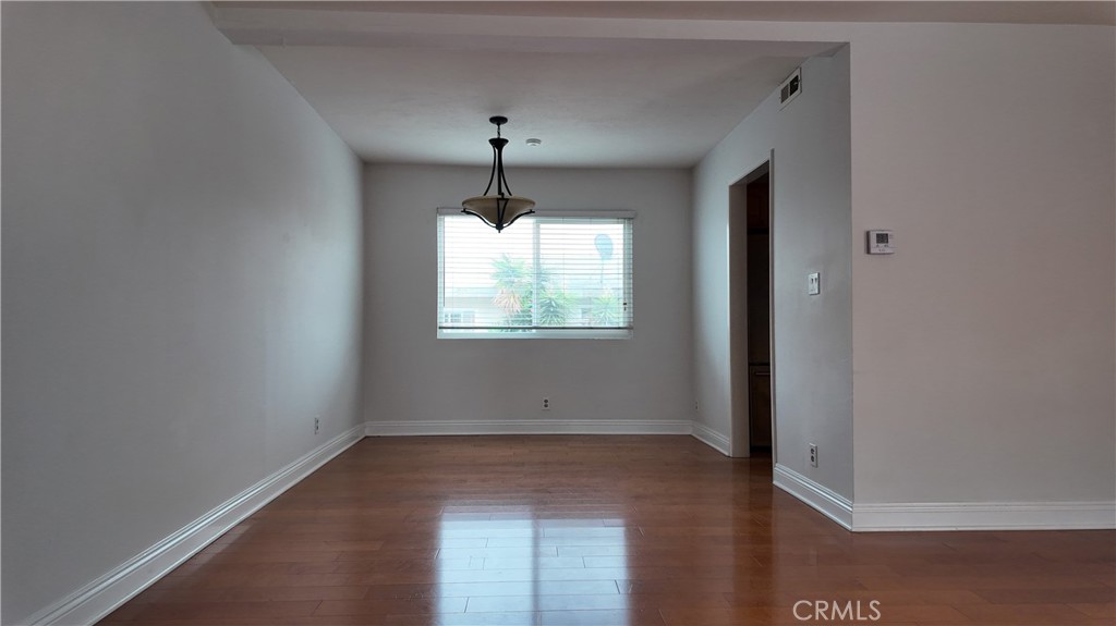 2610 Voorhees Avenue 4