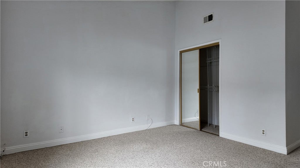 2610 Voorhees Avenue 4