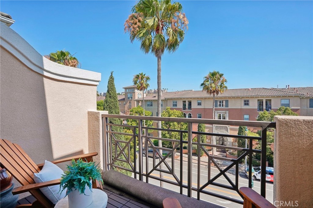 13075 Pacific Promenade 407