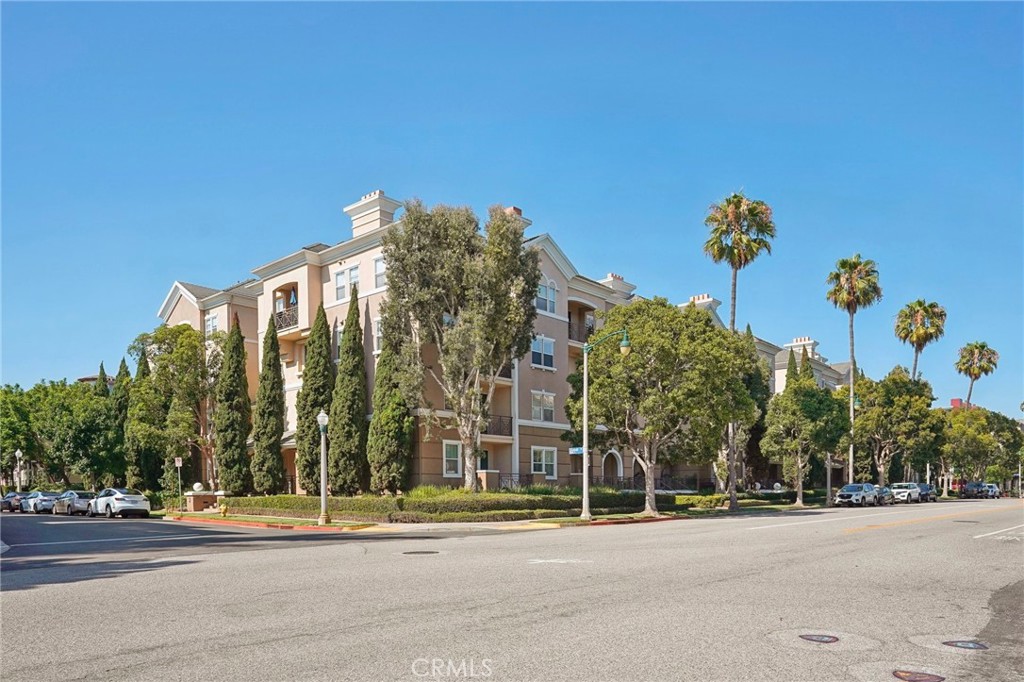 13075 Pacific Promenade 407