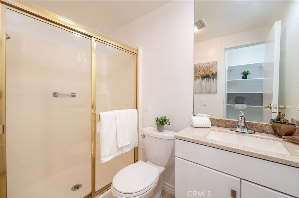 225 W 6th Street 510