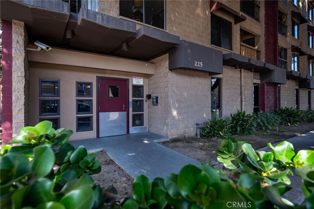 225 W 6th Street 510