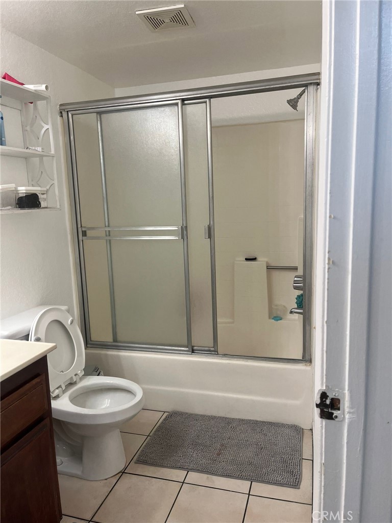 852 W Summerland Avenue 3