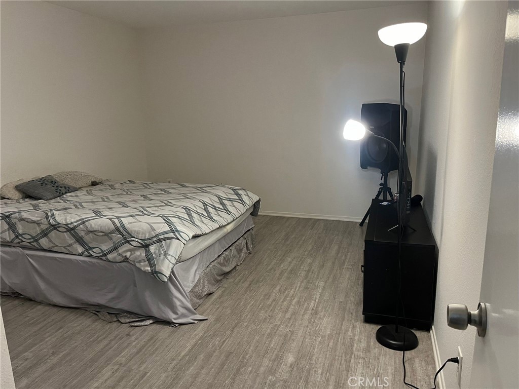 852 W Summerland Avenue 3