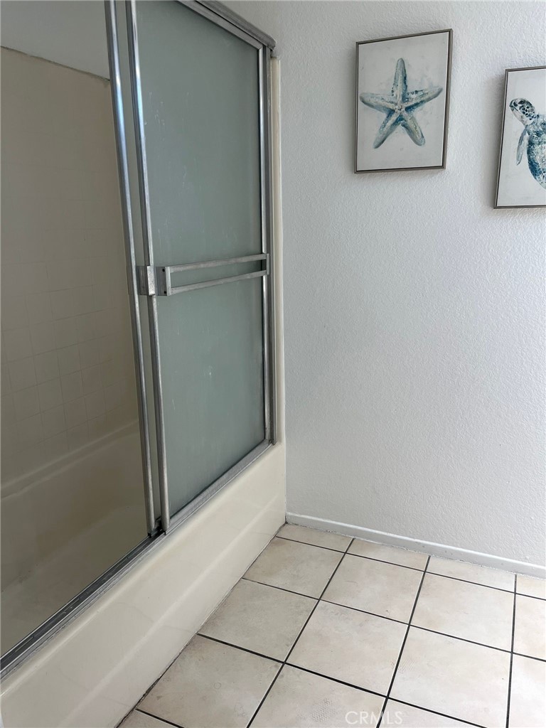 852 W Summerland Avenue 3