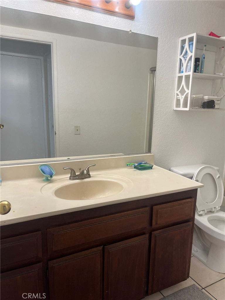 852 W Summerland Avenue 3