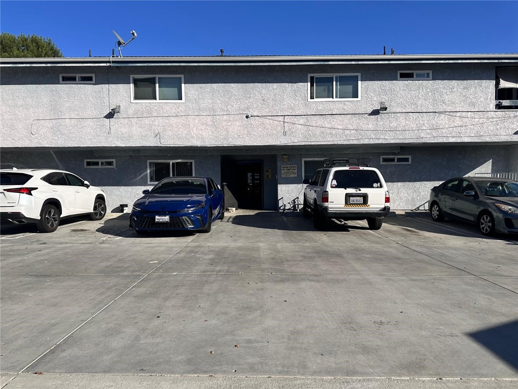 852 W Summerland Avenue 8