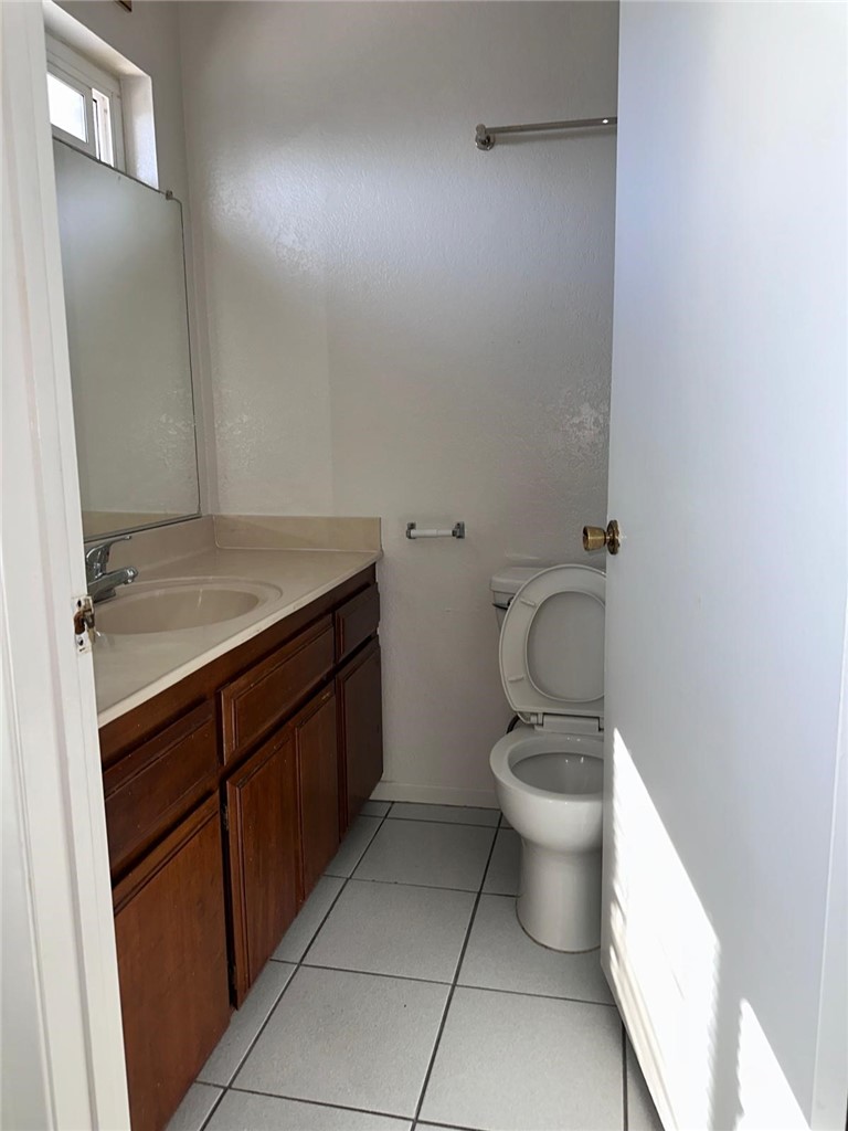 852 W Summerland Avenue 8