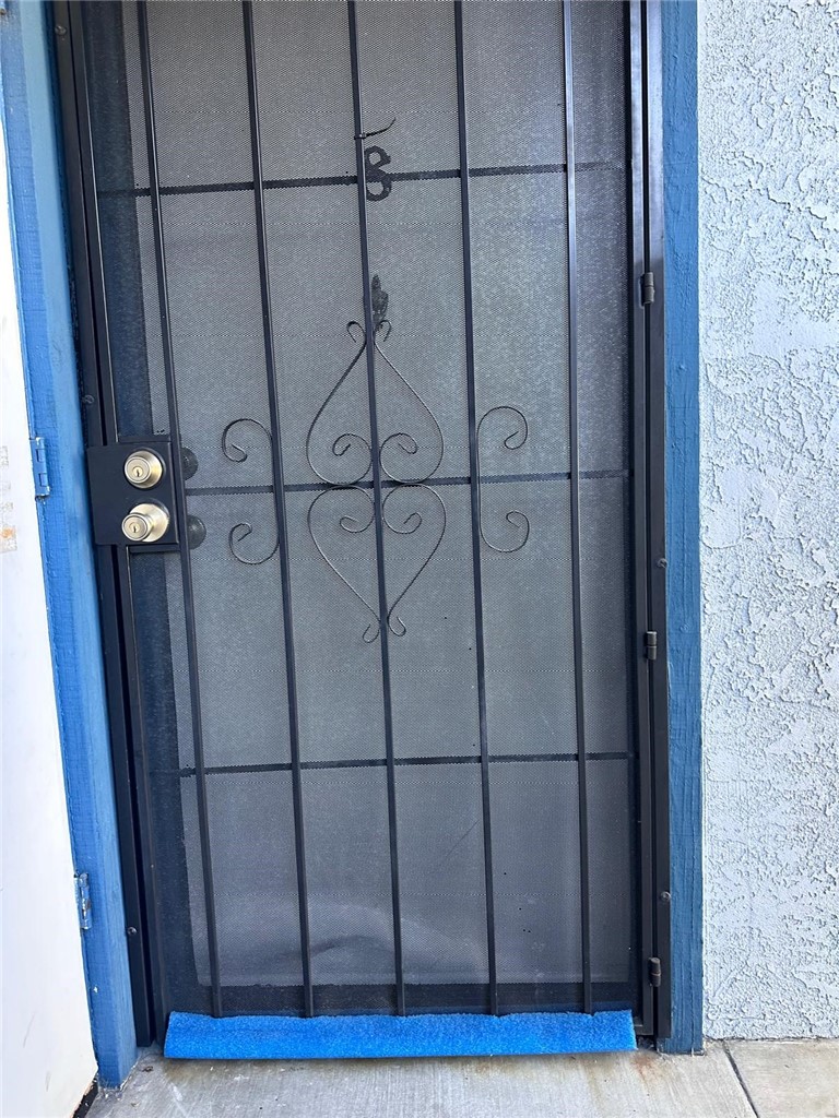 852 W Summerland Avenue 8