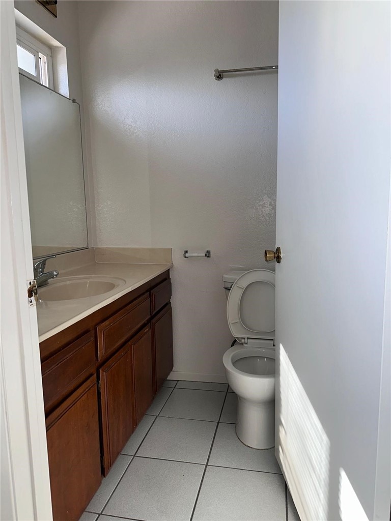 852 W Summerland Avenue 8