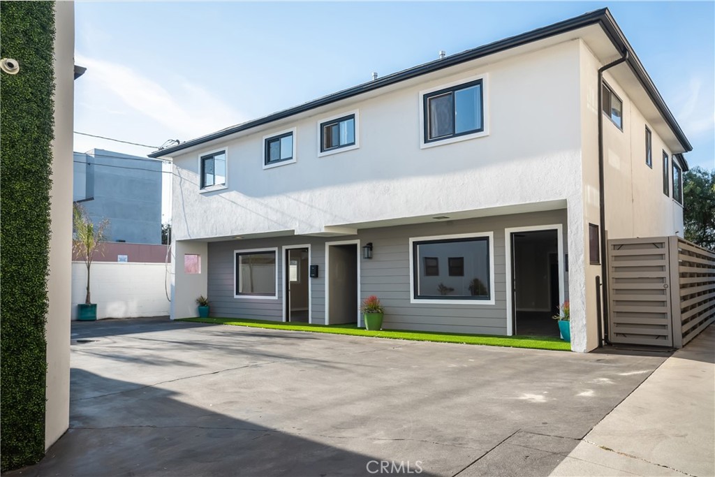 323 Culver Boulevard
