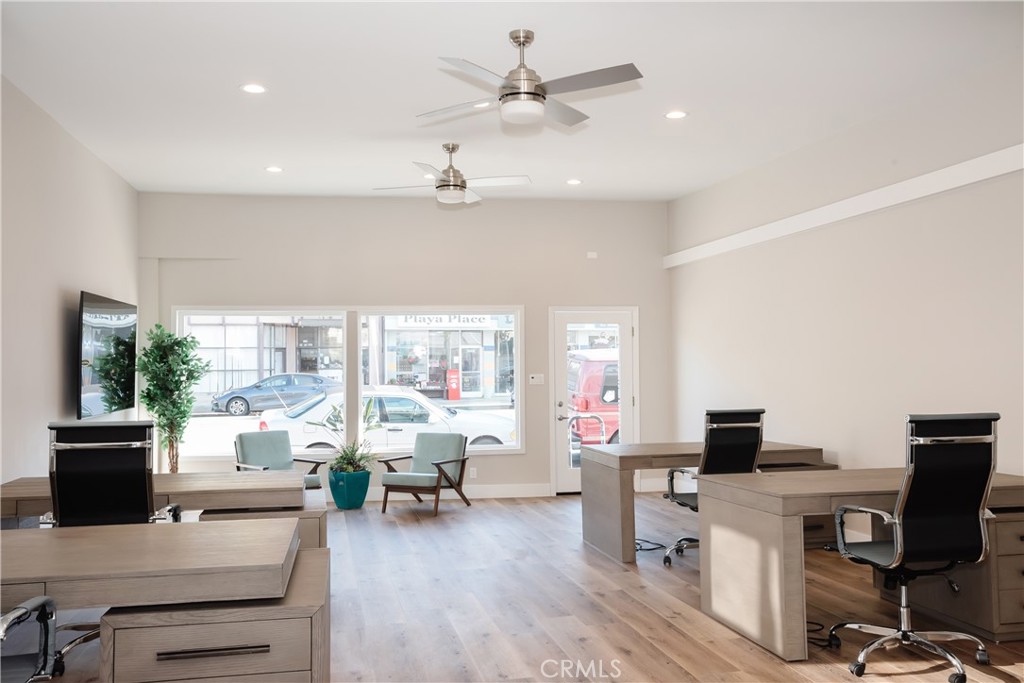 323 Culver Boulevard