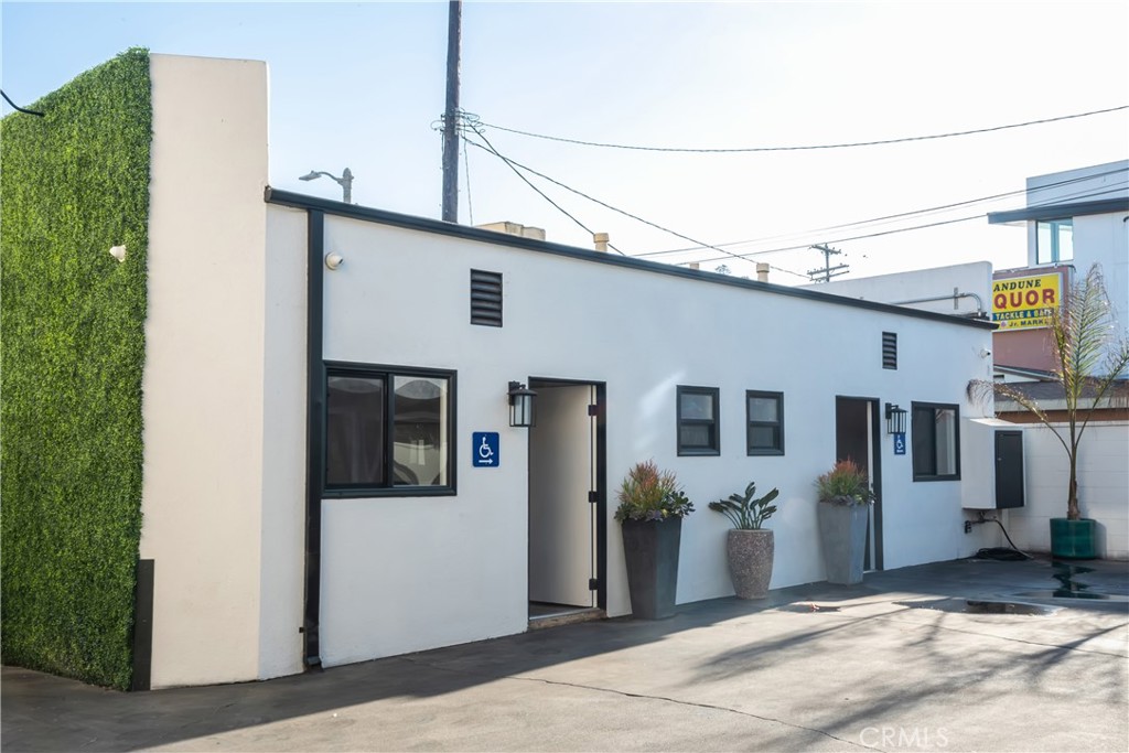 323 Culver Boulevard