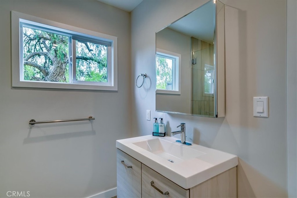 323 Culver Boulevard
