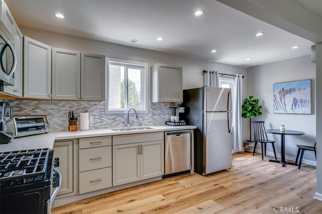 323 Culver Boulevard