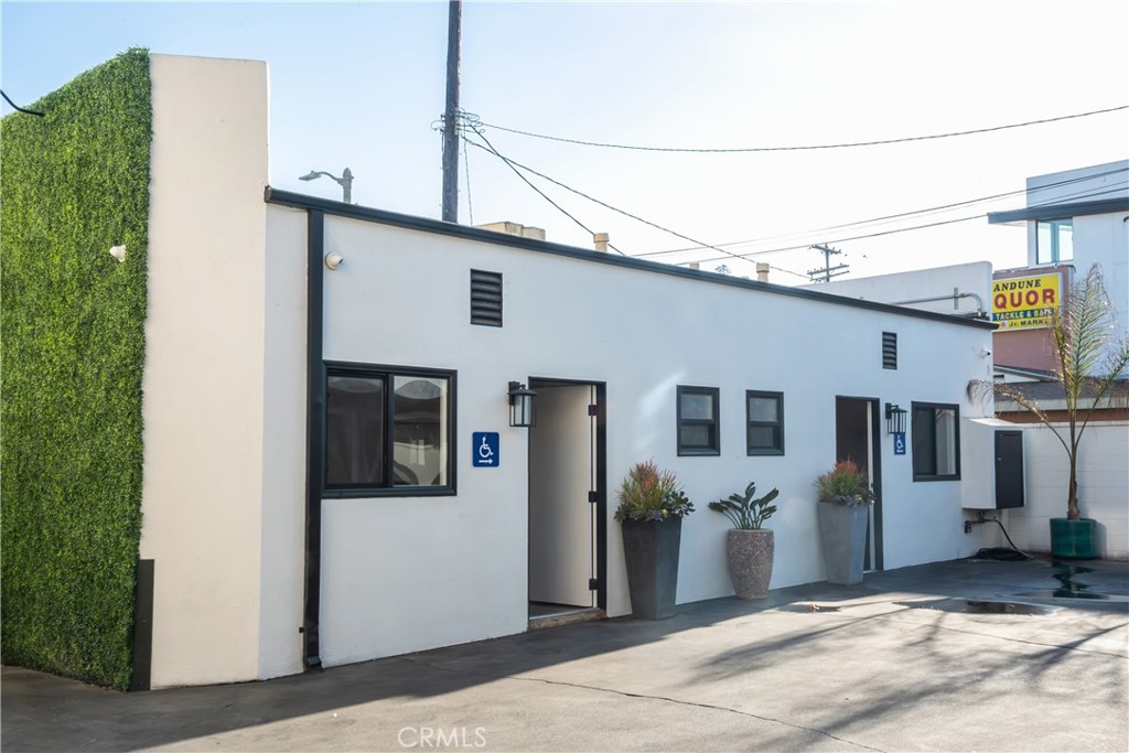 323 Culver Boulevard