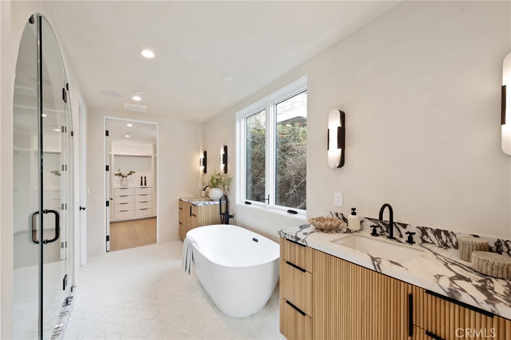 2227 Hermosa Avenue