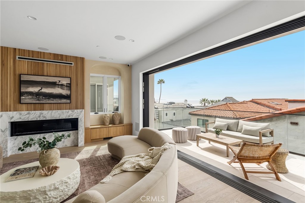 2227 Hermosa Avenue