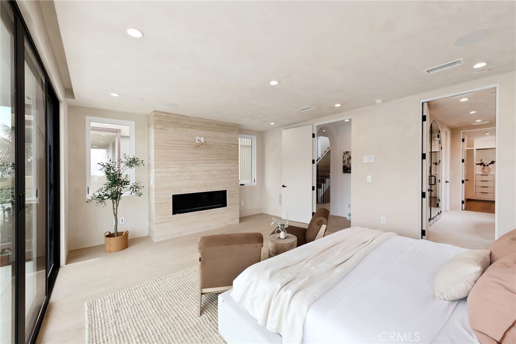 2227 Hermosa Avenue