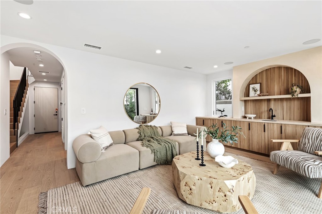 2227 Hermosa Avenue