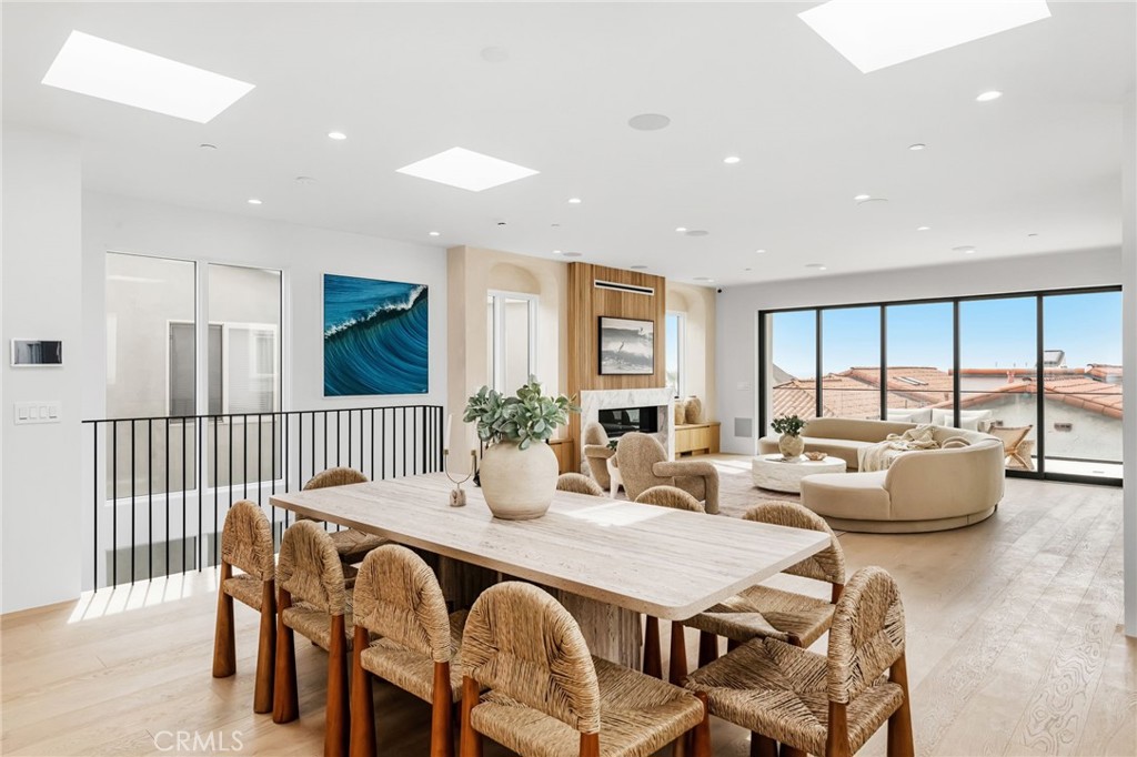 2227 Hermosa Avenue