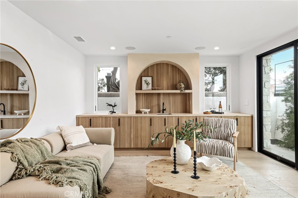 2227 Hermosa Avenue