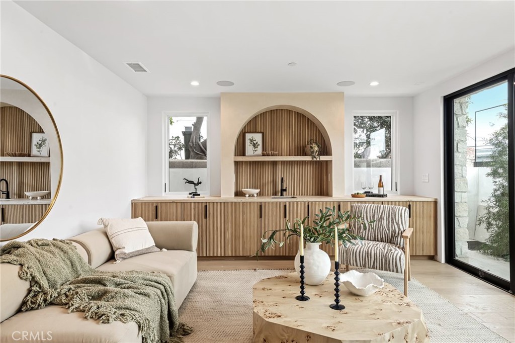 2227 Hermosa Avenue