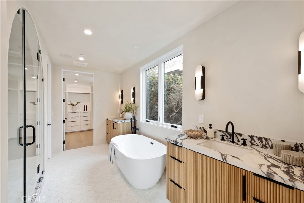 2227 Hermosa Avenue