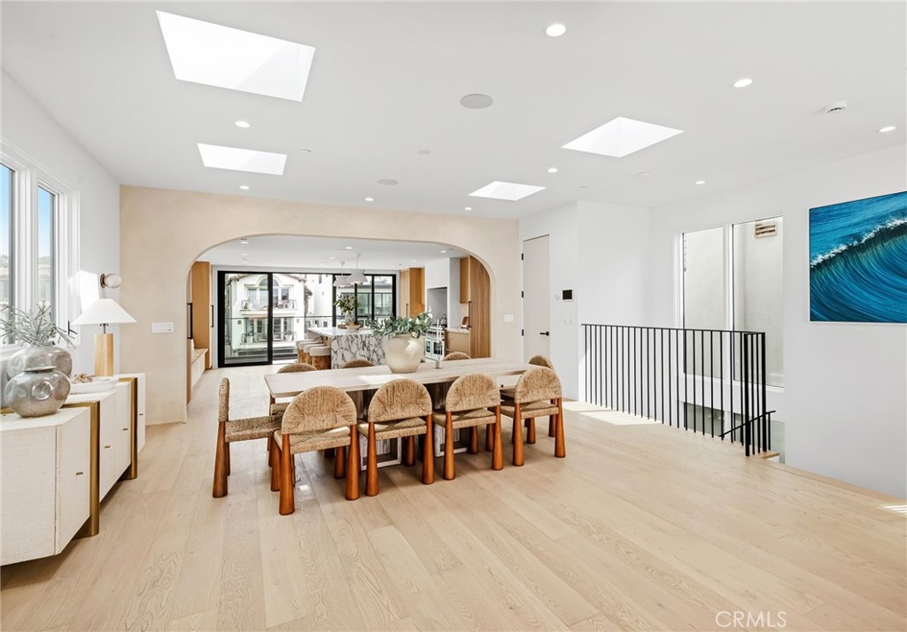 2227 Hermosa Avenue