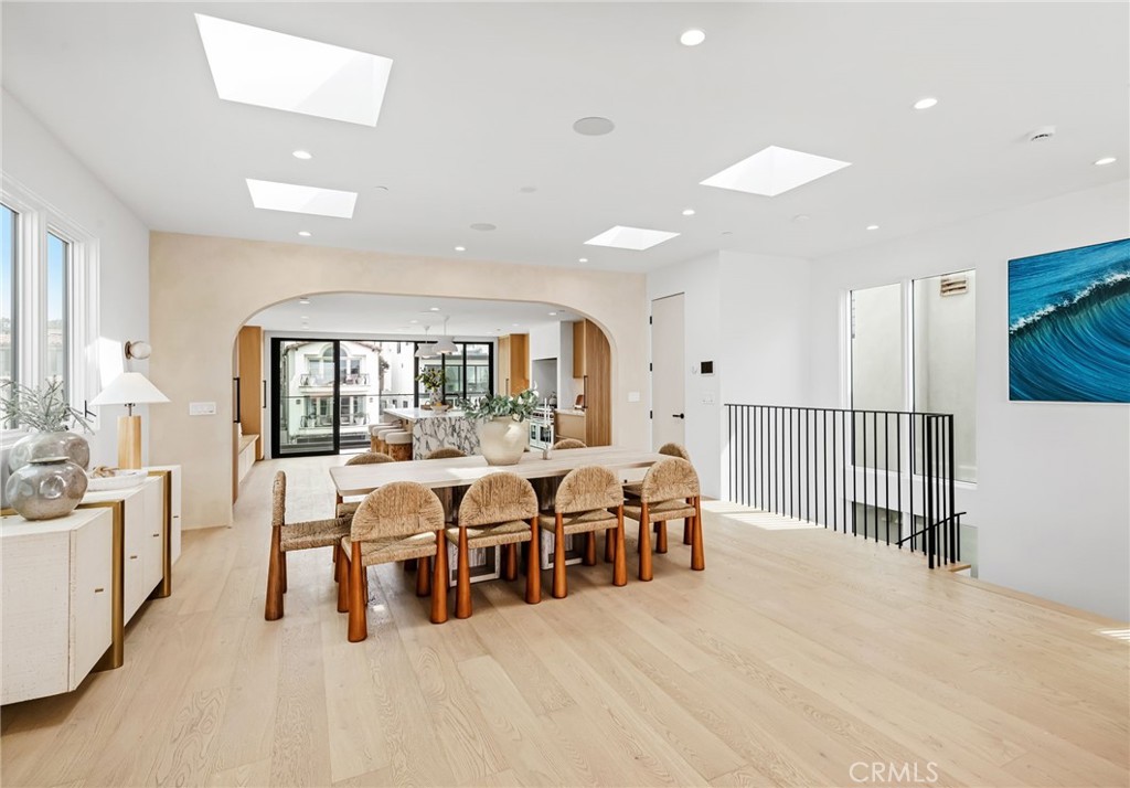 2227 Hermosa Avenue